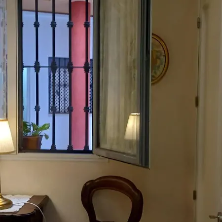 Apartamento Con Encanto Muy Centrico En Pilatos Ideal Pareja Sevilla